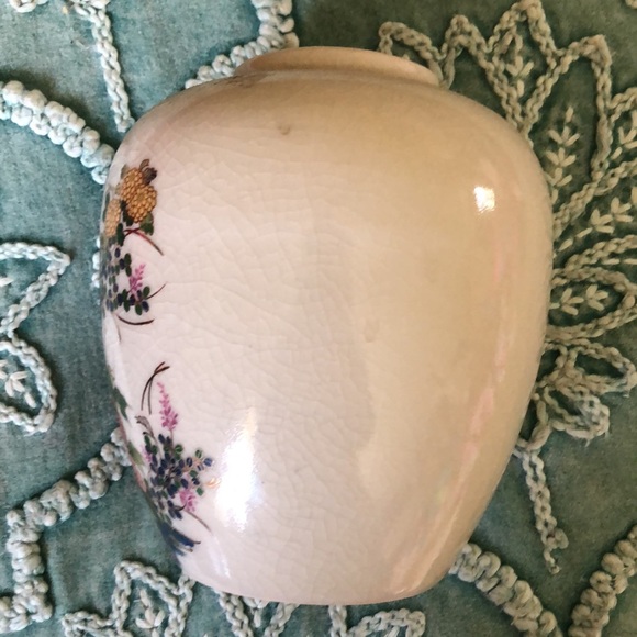 Small Beige & Metallic Gold Japanese Porcelain Ceramic Jar With Peacock Birds - Picture 8 of 15